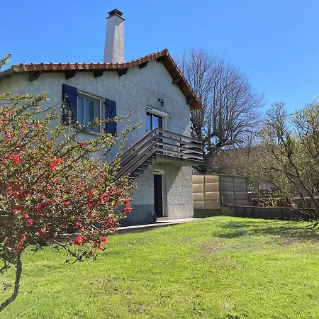 Holiday home Chez Maurice Maison Familiale & Campagne