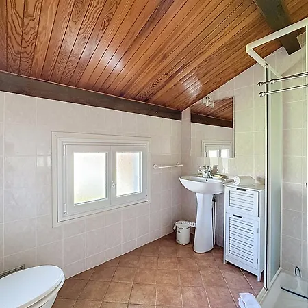 Holiday home Chez Maurice Maison Familiale & Campagne Mazaye